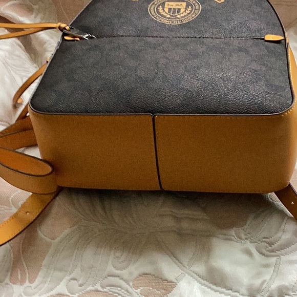 Coach Jordyn Backpack In Signature Canvas With Varsity Motif - Picture 6 of 9